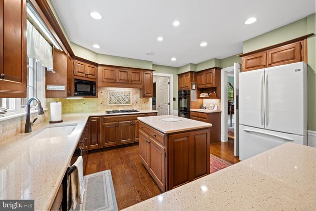 102 HAYWOOD RD, Greenville, DE 19807