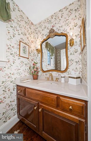 102 HAYWOOD RD, Greenville, DE 19807