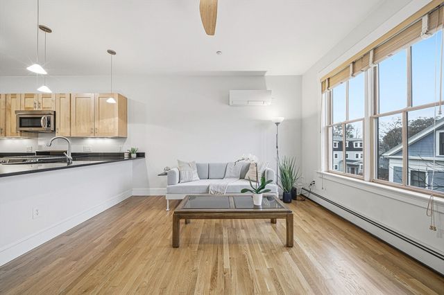 190 Prospect St Unit 8, Cambridge, MA 02139