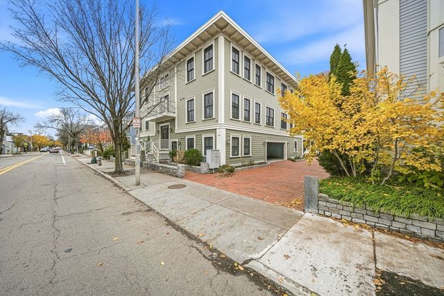 190 Prospect St Unit 8, Cambridge, MA 02139