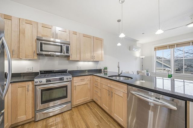 190 Prospect St Unit 8, Cambridge, MA 02139