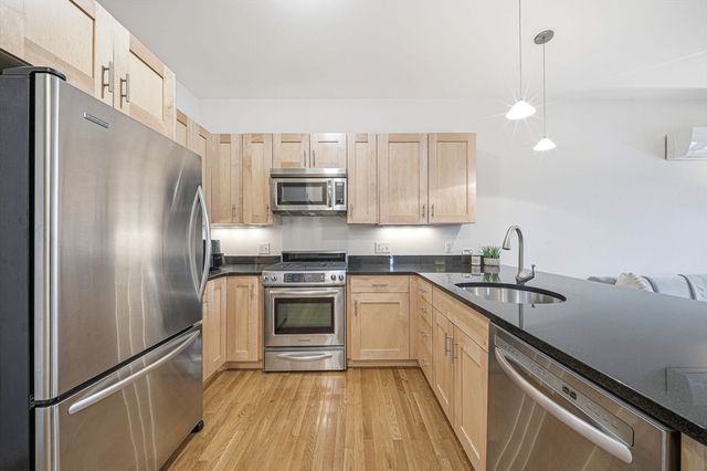 190 Prospect St Unit 8, Cambridge, MA 02139