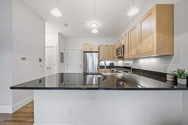 190 Prospect St Unit 8, Cambridge, MA 02139