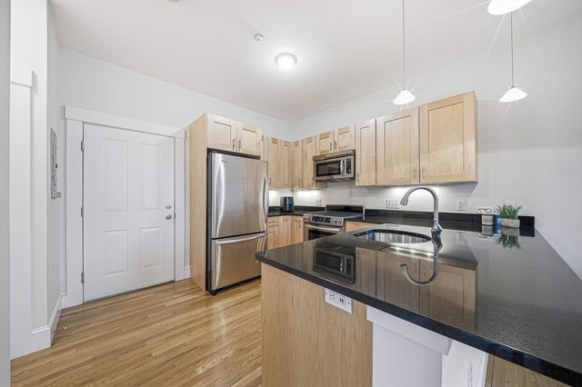 190 Prospect St Unit 8, Cambridge, MA 02139