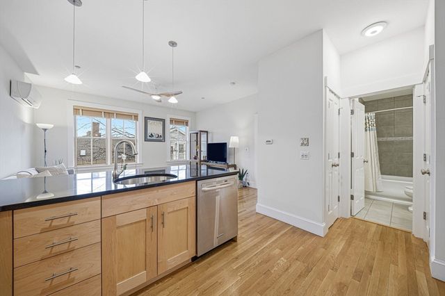 190 Prospect St Unit 8, Cambridge, MA 02139