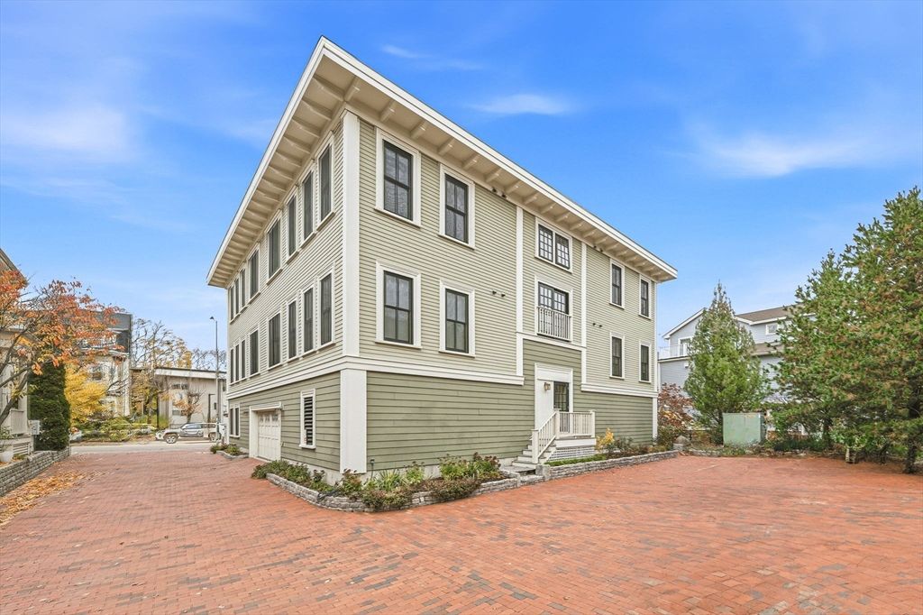 190 Prospect St Unit 8, Cambridge, MA 02139