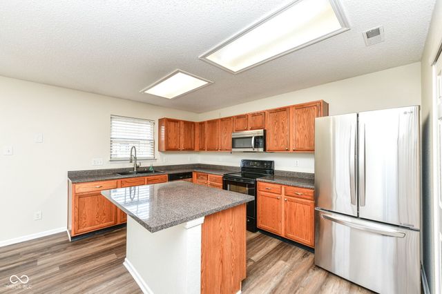 2271 Hampton Court, Plainfield, IN 46168