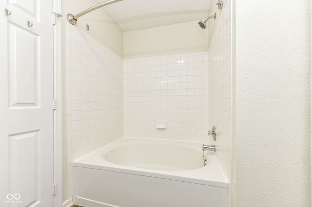 2271 Hampton Court, Plainfield, IN 46168