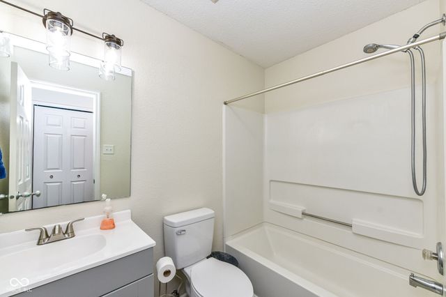 2271 Hampton Court, Plainfield, IN 46168