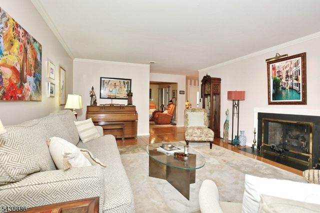 504 Aspen Ln, Wyckoff Twp., NJ 07481
