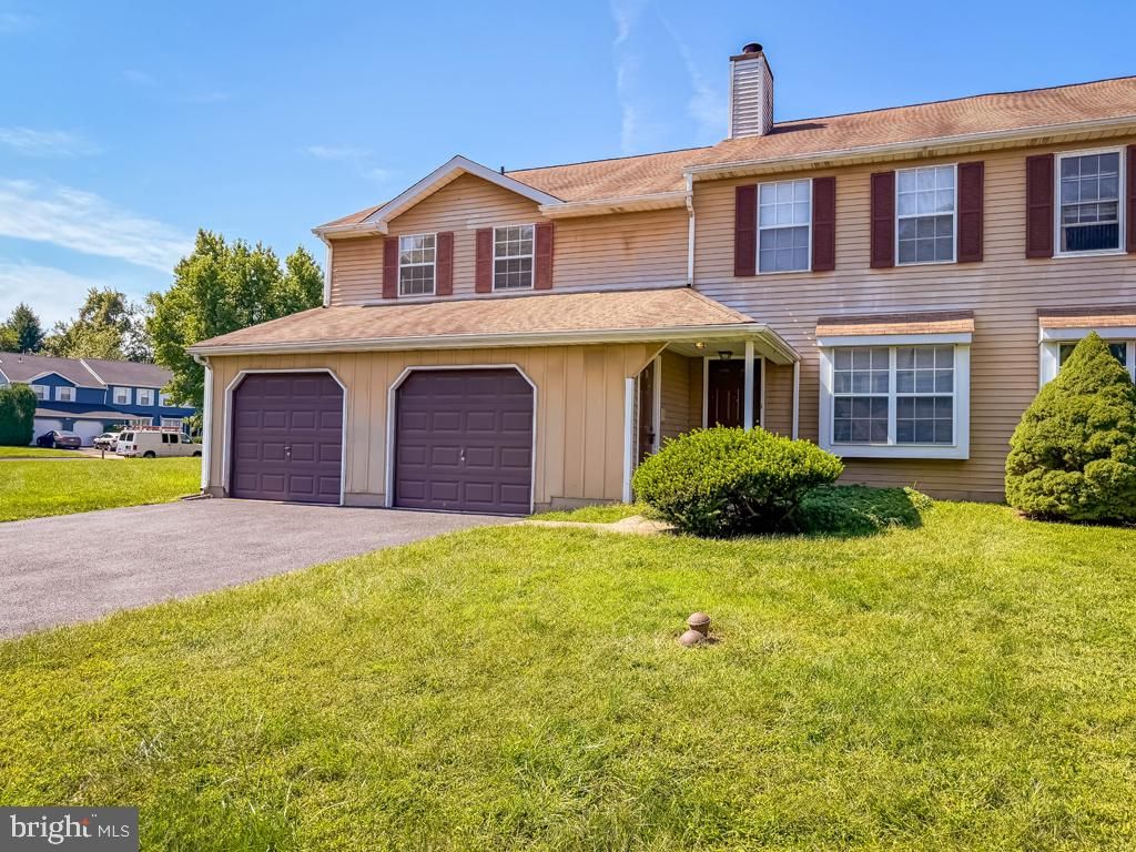 1640 A&B BLUEBIRD DR, Morrisville, PA 19067 — exterior