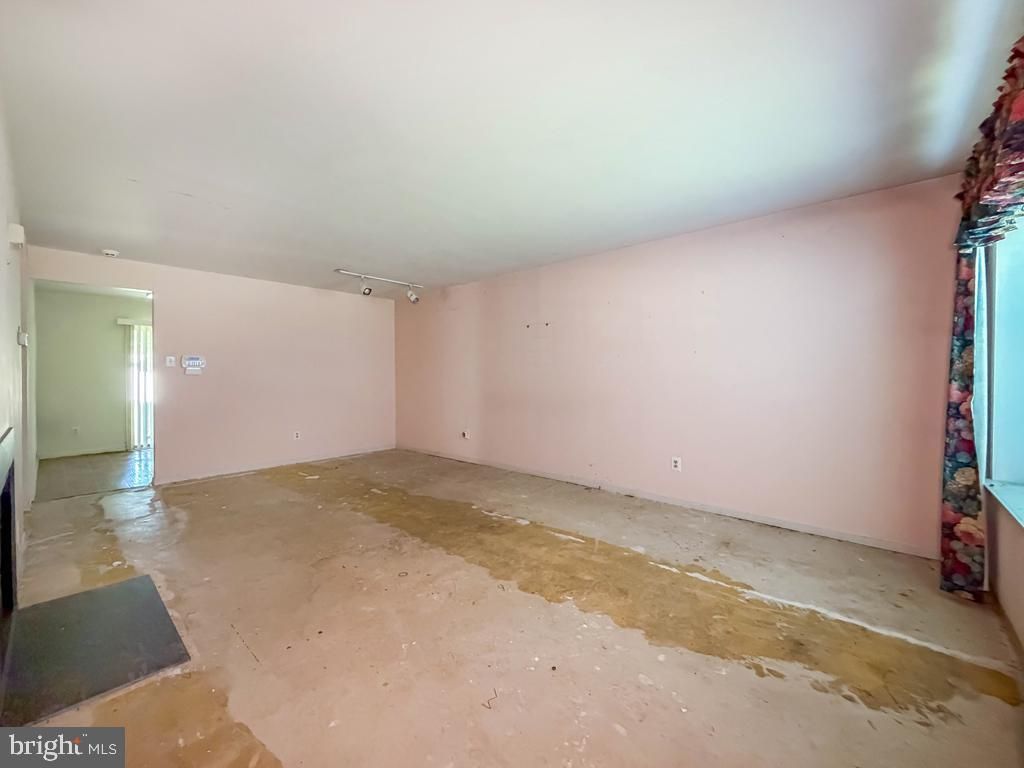 1640 A&B BLUEBIRD DR, Morrisville, PA 19067 — photo 4