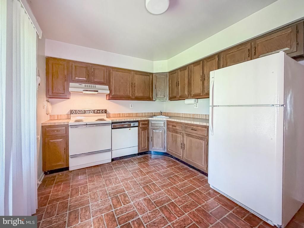 1640 A&B BLUEBIRD DR, Morrisville, PA 19067 — photo 5