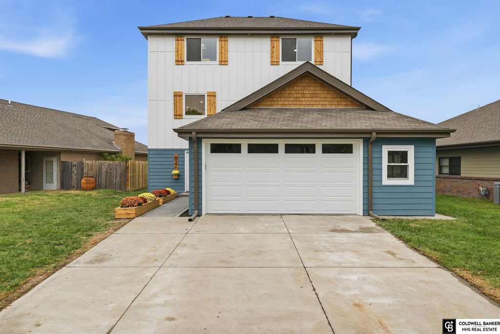 840 Lakeshore Drive, Lincoln, NE 68528