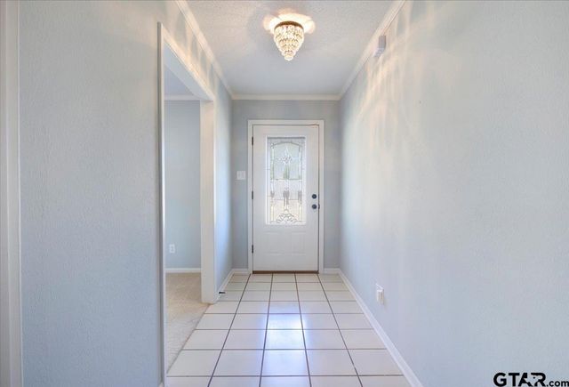 1004 Oakwood Dr, Longview, TX 75604