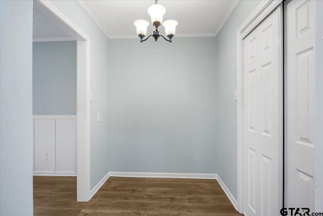 1004 Oakwood Dr, Longview, TX 75604