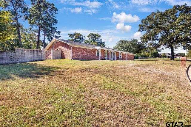 1004 Oakwood Dr, Longview, TX 75604