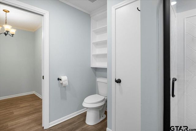 1004 Oakwood Dr, Longview, TX 75604