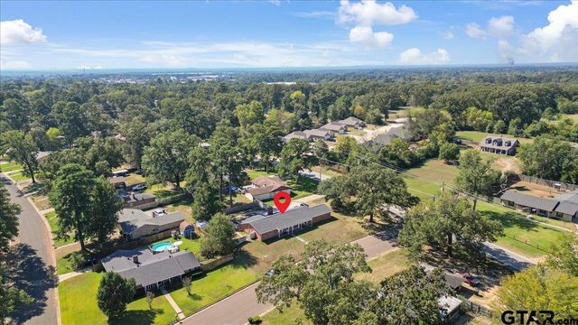 1004 Oakwood Dr, Longview, TX 75604