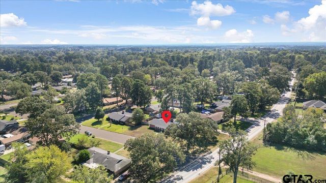 1004 Oakwood Dr, Longview, TX 75604