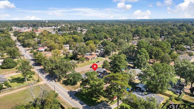 1004 Oakwood Dr, Longview, TX 75604