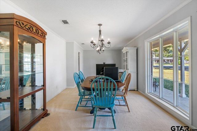 1004 Oakwood Dr, Longview, TX 75604