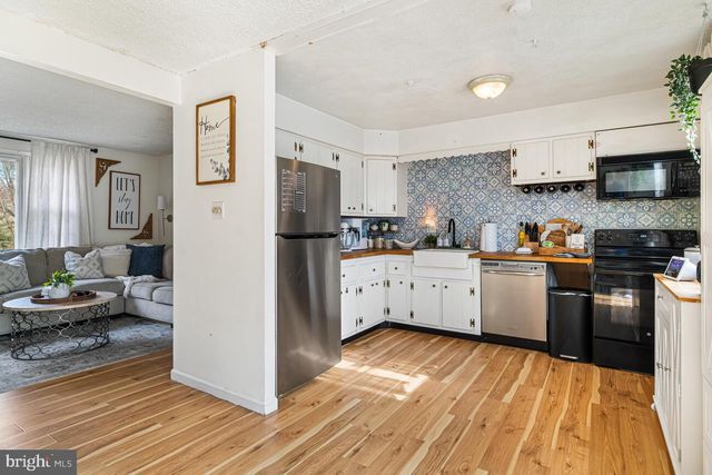 1555 FIELDWOOD RD, Southampton, PA 18966