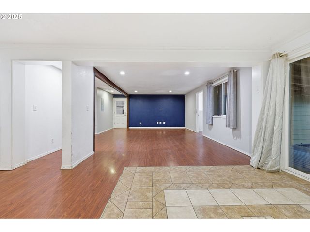 13228 Se BROOKLYN Ct, Portland, OR 97236