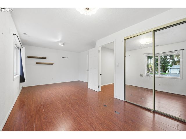 13228 Se BROOKLYN Ct, Portland, OR 97236