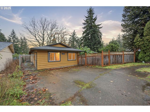 13228 Se BROOKLYN Ct, Portland, OR 97236
