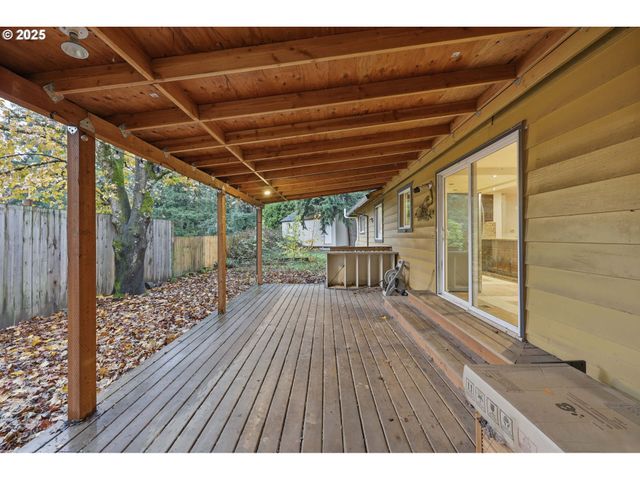 13228 Se BROOKLYN Ct, Portland, OR 97236