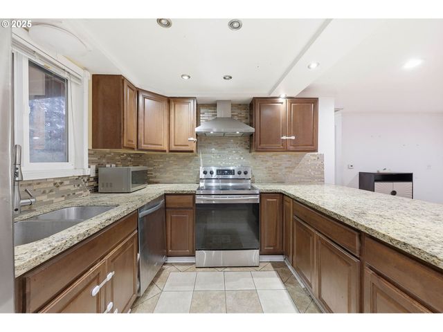 13228 Se BROOKLYN Ct, Portland, OR 97236