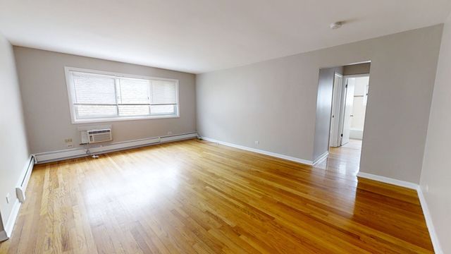 828 Seward Street 1E, Evanston, IL 60202