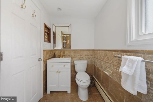 7526 HENRY AVE, Philadelphia, PA 19128