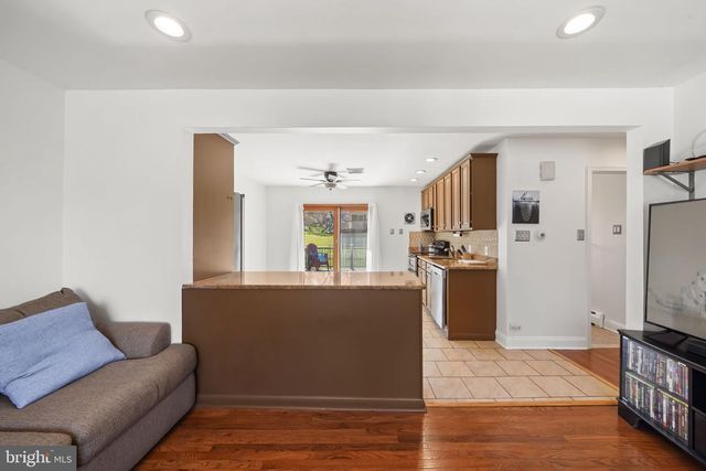 7526 HENRY AVE, Philadelphia, PA 19128