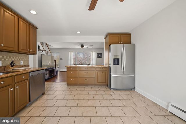 7526 HENRY AVE, Philadelphia, PA 19128