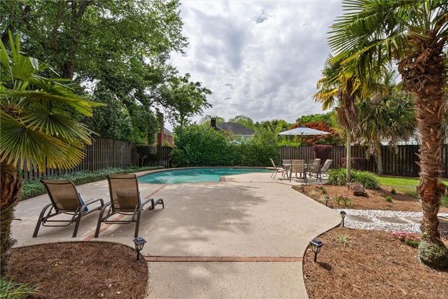 1604 Woodspointe Circle, Mobile, AL 36609