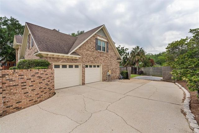 1604 Woodspointe Circle, Mobile, AL 36609
