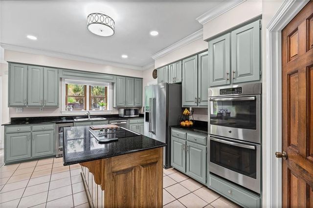 1604 Woodspointe Circle, Mobile, AL 36609
