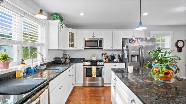 724 Centerville Road 8, Warwick, RI 02886