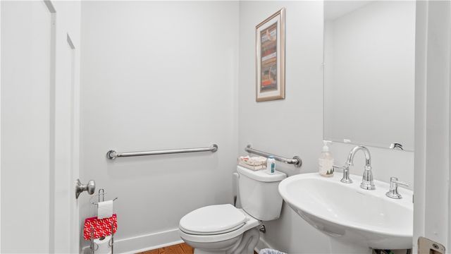 724 Centerville Road 8, Warwick, RI 02886