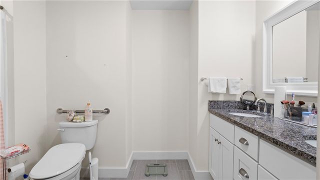 724 Centerville Road 8, Warwick, RI 02886