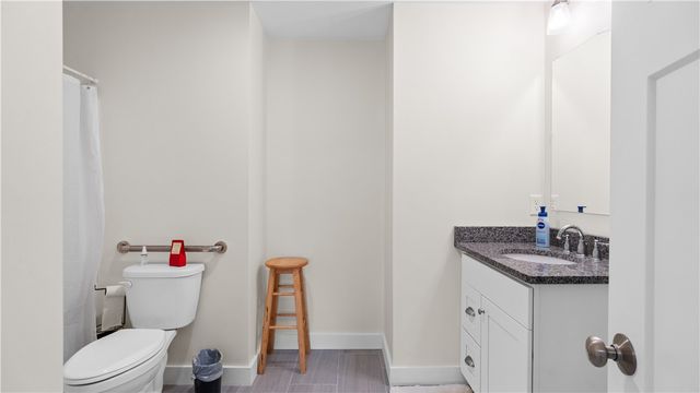 724 Centerville Road 8, Warwick, RI 02886
