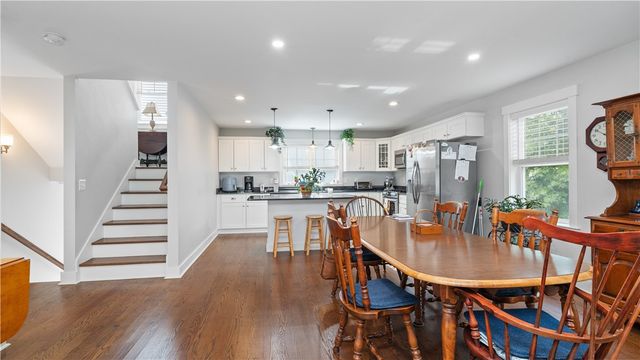 724 Centerville Road 8, Warwick, RI 02886