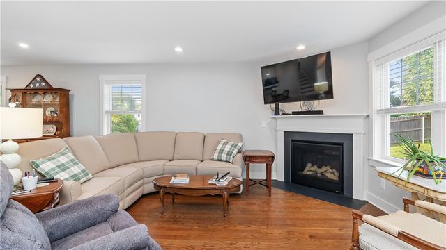 724 Centerville Road 8, Warwick, RI 02886