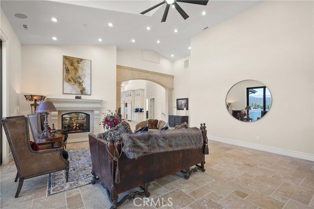 39055 N Shore Drive, Fawnskin, CA 92333