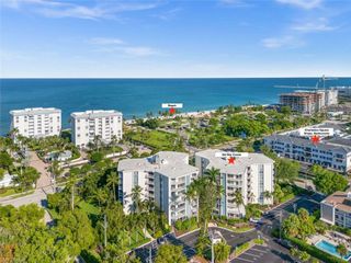 1300 Gulf Shore BLVD N # 109, Naples, FL 34102