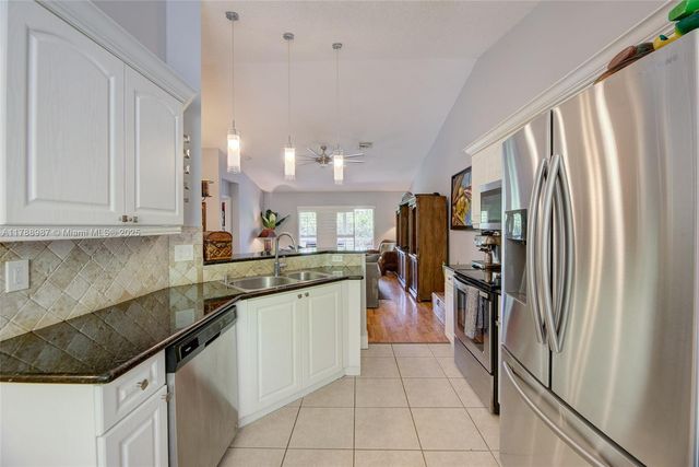 2086 N Borealis Way, Weston, FL 33327
