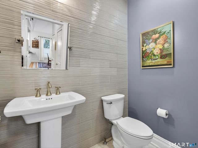 25 Sheffield Street 7, Old Saybrook, CT 06475