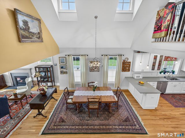25 Sheffield Street 7, Old Saybrook, CT 06475